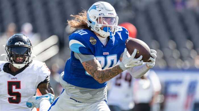 May 8, 2022; Birmingham, AL, USA; New Orleans Breakers tight end Sal Cannella (80) makes a fingertip catch against the Houston Gamblers during the second half at Protective Stadium.